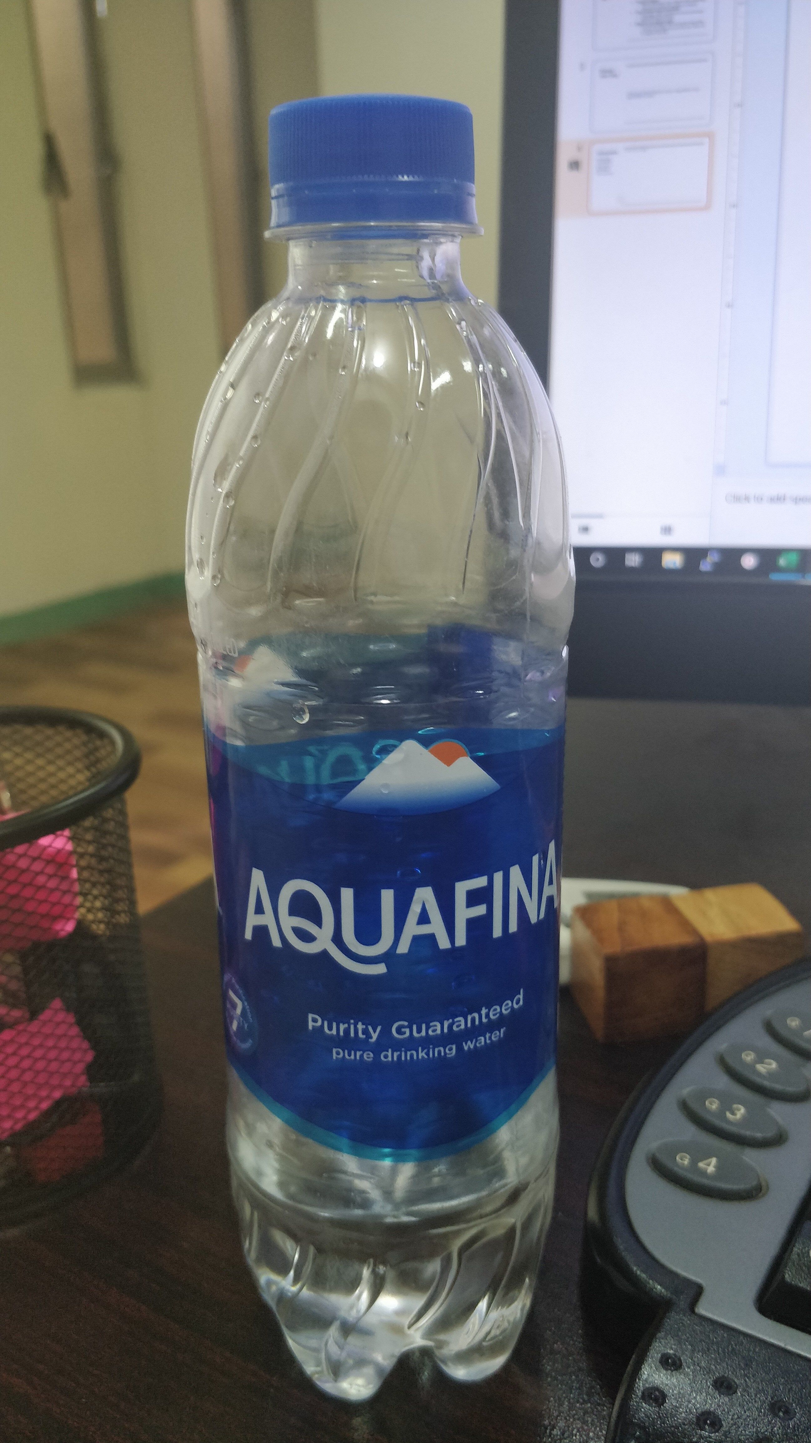Nước uống đóng chai - Aquafina - 500ml-duoc-ban-tai-Trung Thông